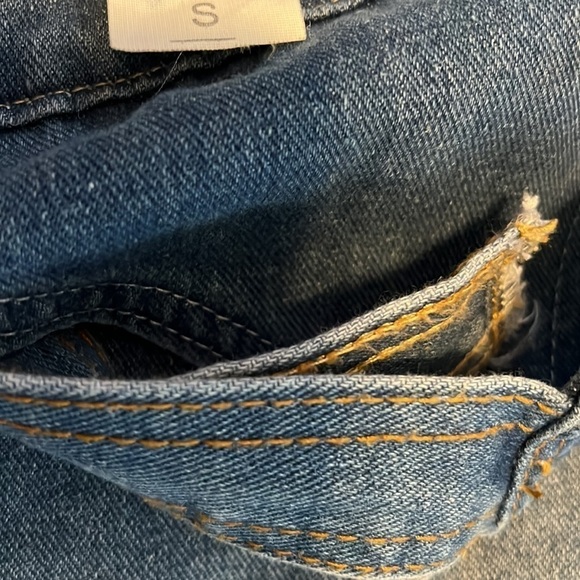 𝅺shein distressed cut off overalls, size Small in good condition - Picture 6 of 7